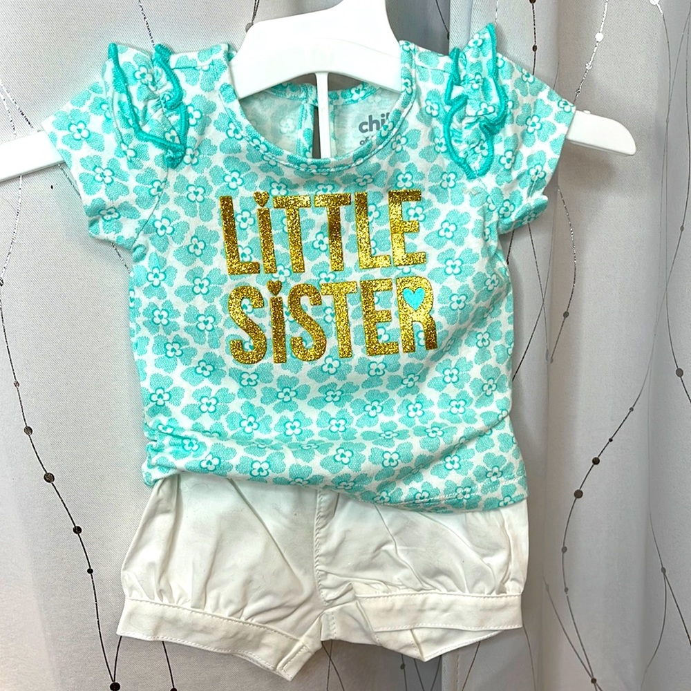 NWOT “little sis” floral print matching set / flutter sleeves / shirt & shorts